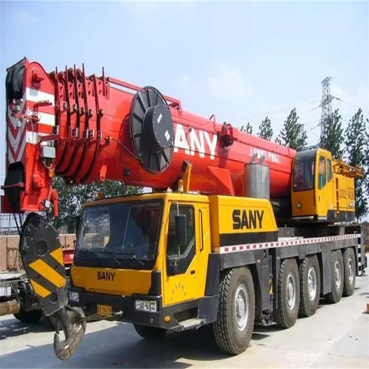 南皮县大型吊车出租满足工业和大规模建设需求的体现